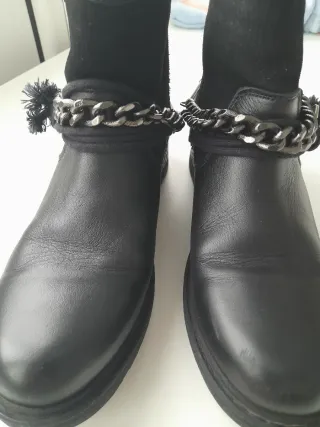 Botines negros talla 40