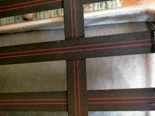 Sofá de tela azul turquesa