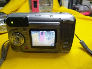 Lote 3 fotocamere digitali Kodak, Starblitz e werlisa