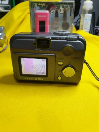 Lote 3 fotocamere digitali Kodak, Starblitz e werlisa