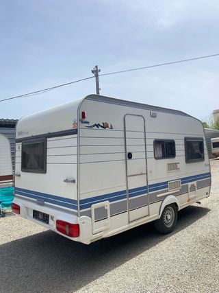 CARAVANA HOBBY DELUXE 400