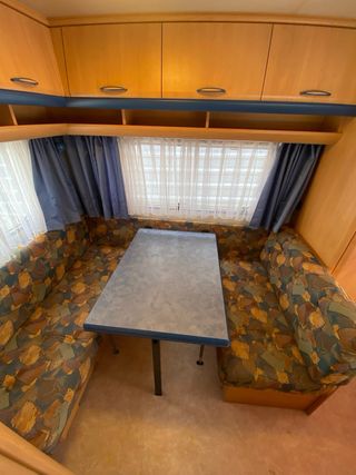 CARAVANA HOBBY DELUXE 400