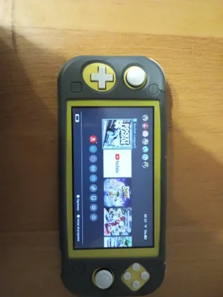 Nintendo Switch Lite Gris y Amarillo