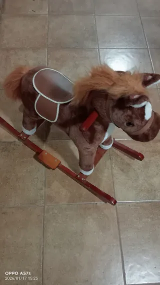 Caballito balancín marrón