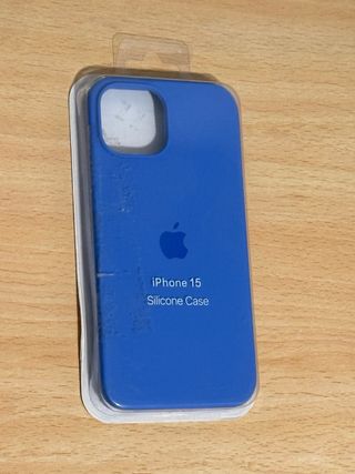 Funda logo manzana iPhone 15