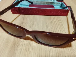 Gafas de sol con funda