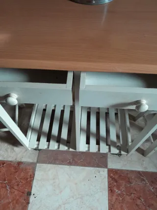 Mesa de cocina con 2 sillas