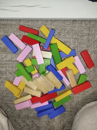 Juego de bloques de madera y colores