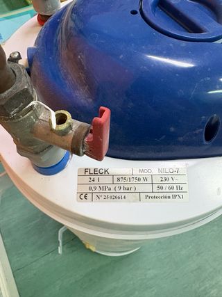 Calentador de agua termo eléctrico Fleck