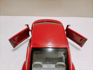 Volkswagen New beetle Bburago 1/18