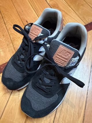 Zapatillas New Balance 574 negras y lila Talla 38