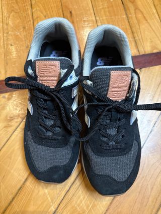 Zapatillas New Balance 574 negras y lila Talla 38