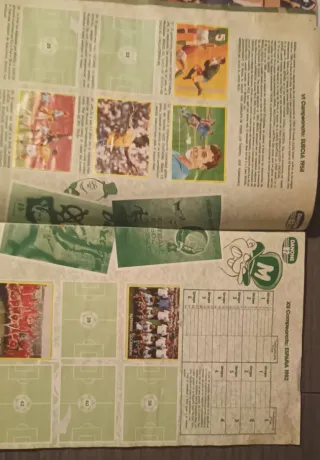 2 Álbumes Fútbol en Acción dadonne más 18 cromos