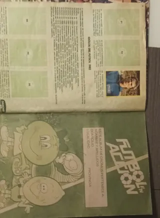 2 Álbumes Fútbol en Acción dadonne más 18 cromos