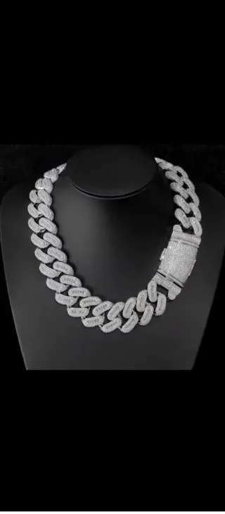 Cadena personalizada con diamantes