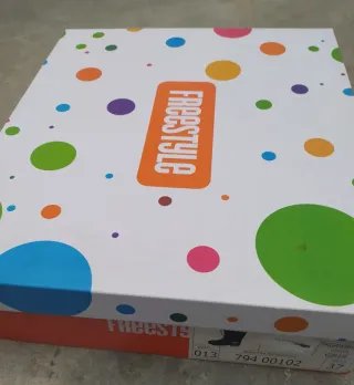 Botas de agua grises con lunares rosas