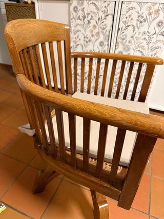 Silla giratoria de madera