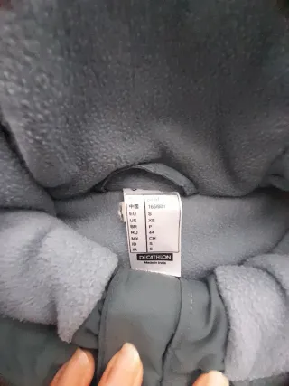 Chaqueta Quechua impermeable azul