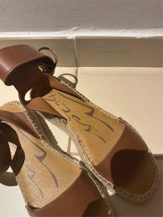 Sandalias de piel marrones, hechas en ibiza
