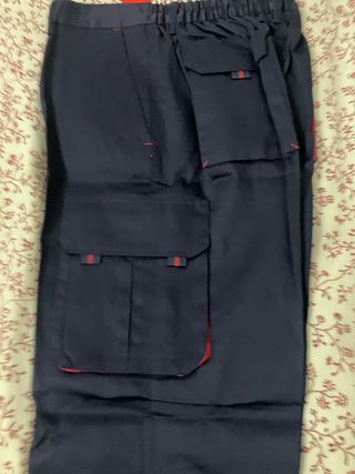 Pantalón de trabajo Velilla tallas 54 y 56.