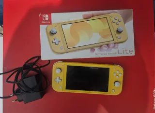 Nintendo Switch Lite Amarilla + Juegos