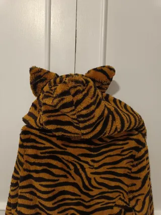 Forro polar con bufanda/manoplas