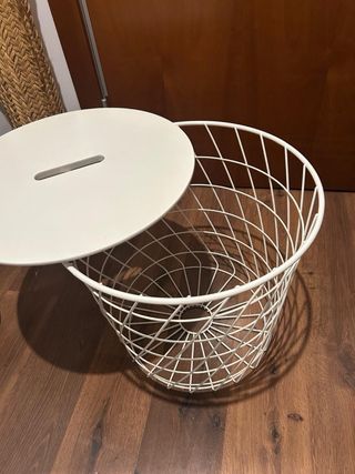 Mesa auxiliar nórdica blanca