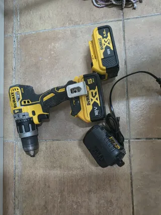 Taladro DeWalt XR 18V con Batería 5.0Ah