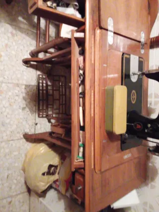 Máquina de coser Alfa antigua