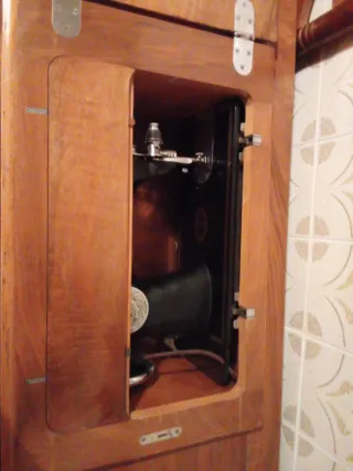 Máquina de coser Alfa antigua