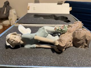Figura Lladro Hada con Flores