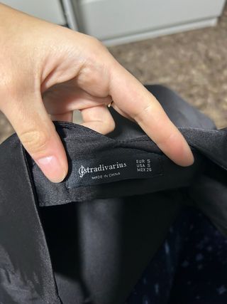 Vestido negro corto Stradivarius