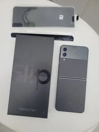 Samsung Galaxy Z Flip 4 256