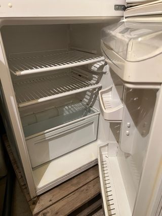 Nevera antigua blanca