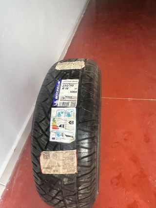Neumático Michelin Latitude Cross 235/70 R16 106H