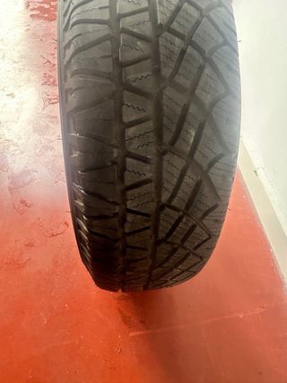 Neumático Michelin Latitude Cross 235/70 R16 106H