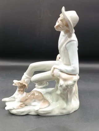 Figura Lladro Porcelana Niño y Perro