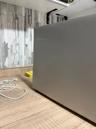 Portátil Lenovo 15,6 + funda