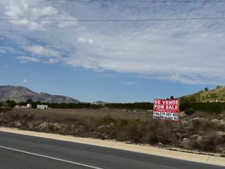 Terreno, mas de 10mil metros sin agua ni energía,