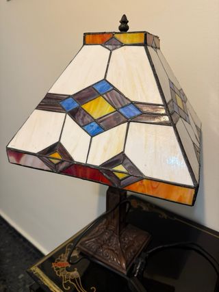Lámpara de mesa Tiffany cristal y metal