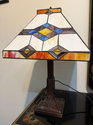 Lámpara de mesa Tiffany cristal y metal