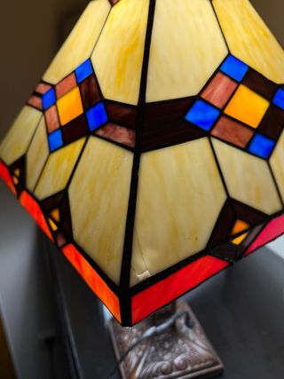 Lámpara de mesa Tiffany cristal y metal