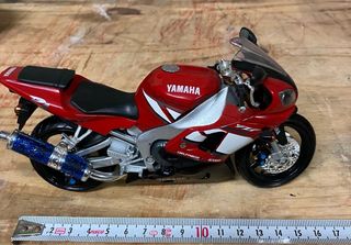 Moto Yamaha R1 Colección Roja
