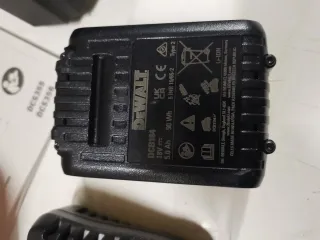 Multiherramienta Dewalt 18V XR  Batería y Cargador