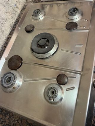 Cocina de gas Smeg 4 fuegos