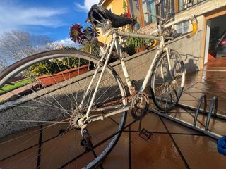 Bicicletas antiguas varias