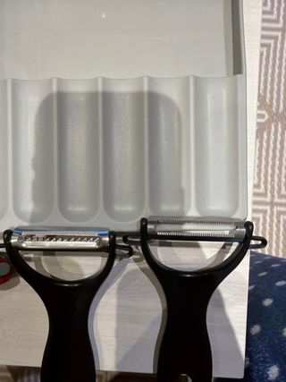 Organizador de cubiertos y peladores