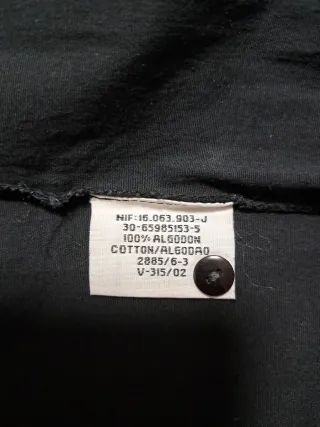 Camisa negra bordada talla M