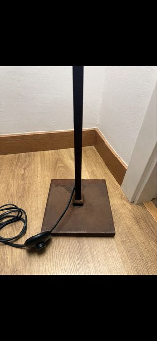 2 lamparas pie de hierro con pantalla.