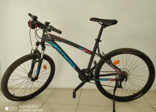 Bicicleta Btwin con cesta